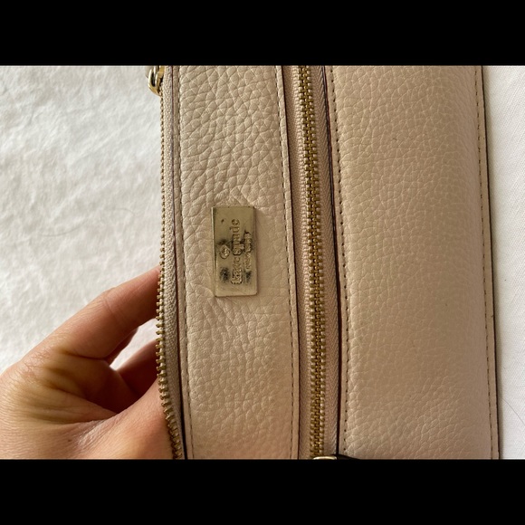 Kate Spade wristlet - Picture 4 of 5